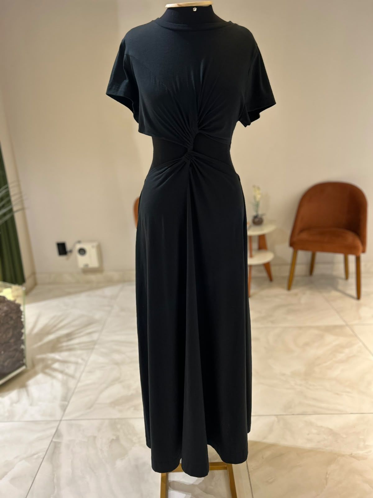 Vestido Recortes