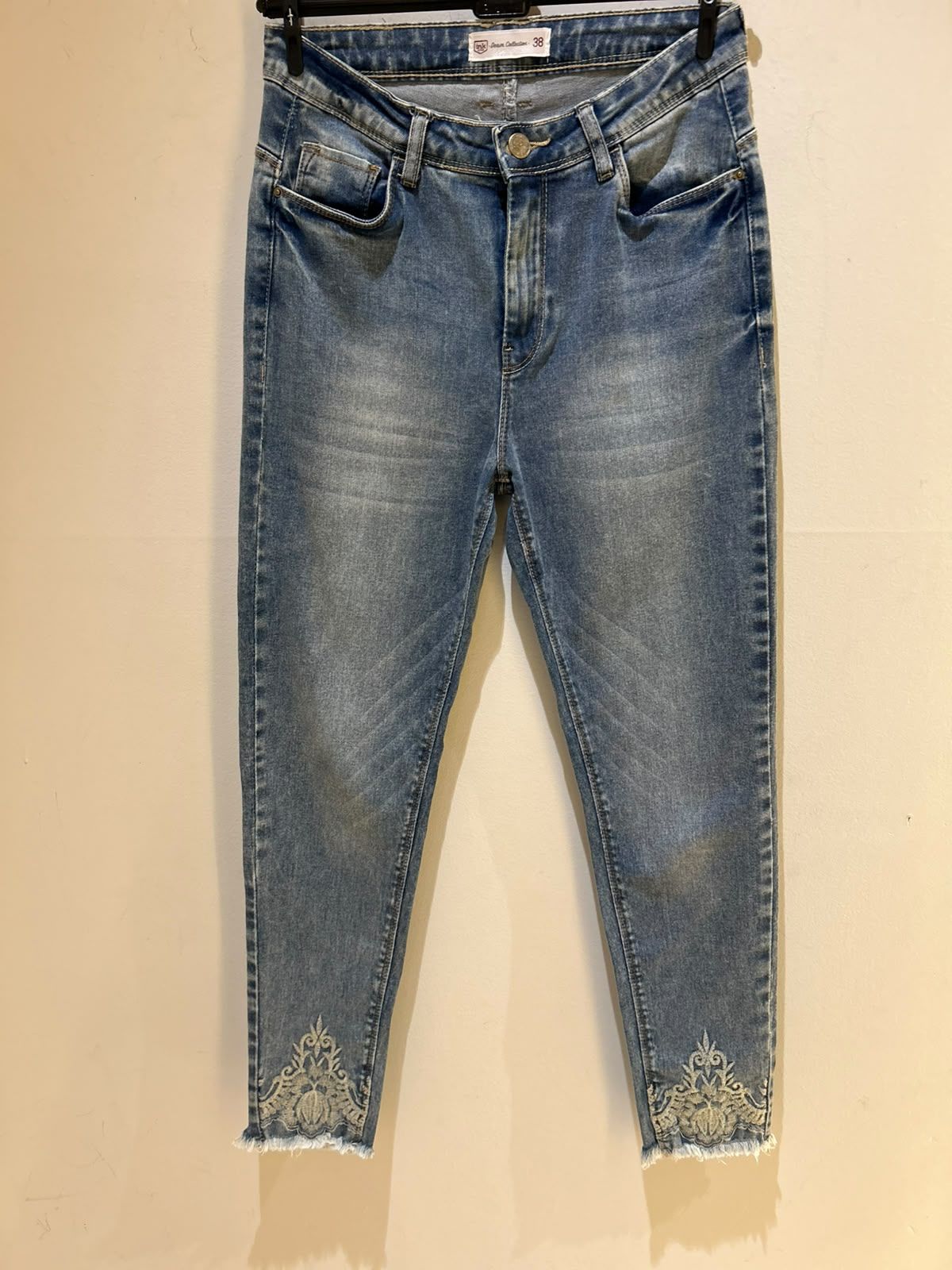 Calça Skinny Bordada