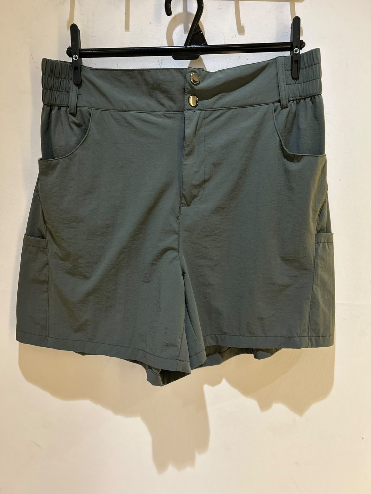 Shorts Verde Usado