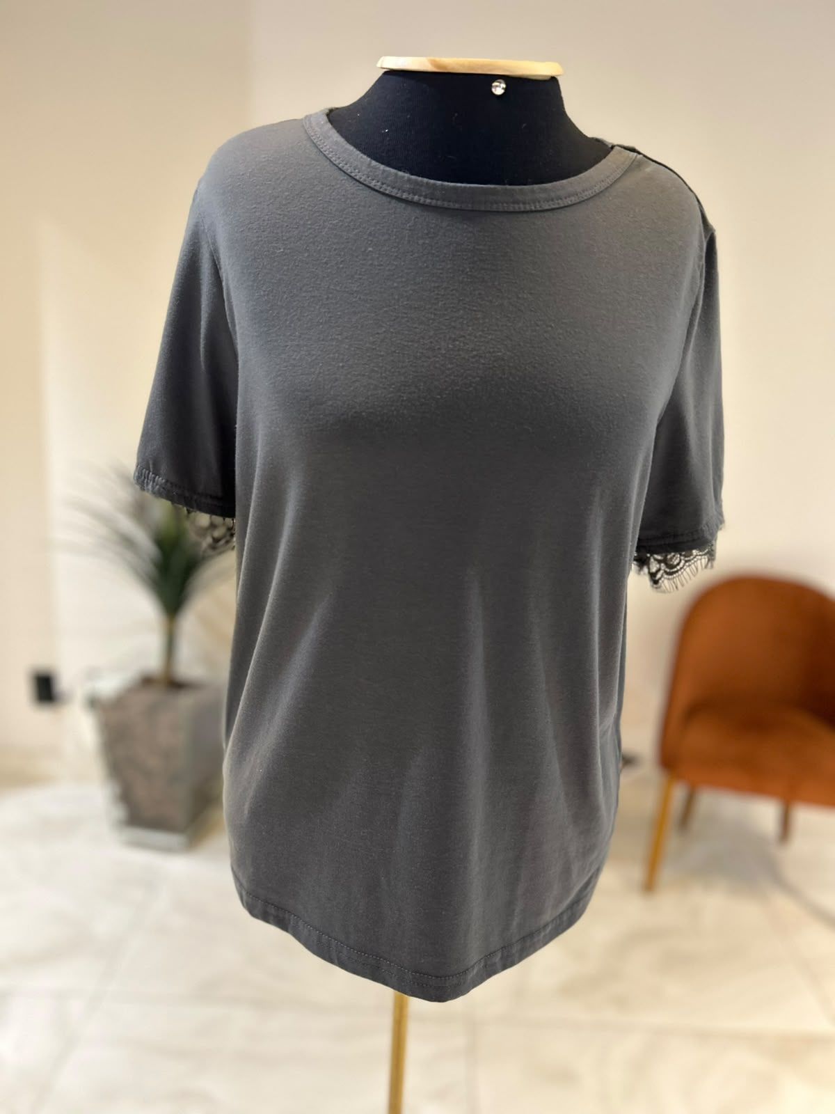 Tshirt Detalhe Renda