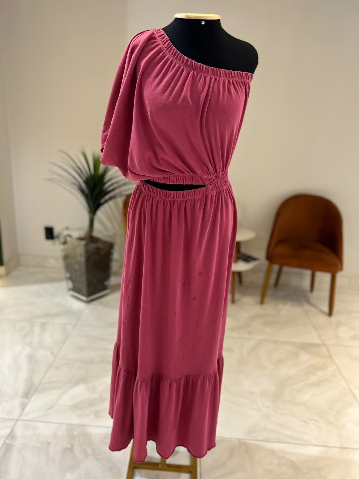 Vestido Midi Ombro Só